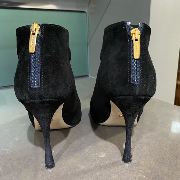 Italian company booties with a heel - Picture 3 of 4